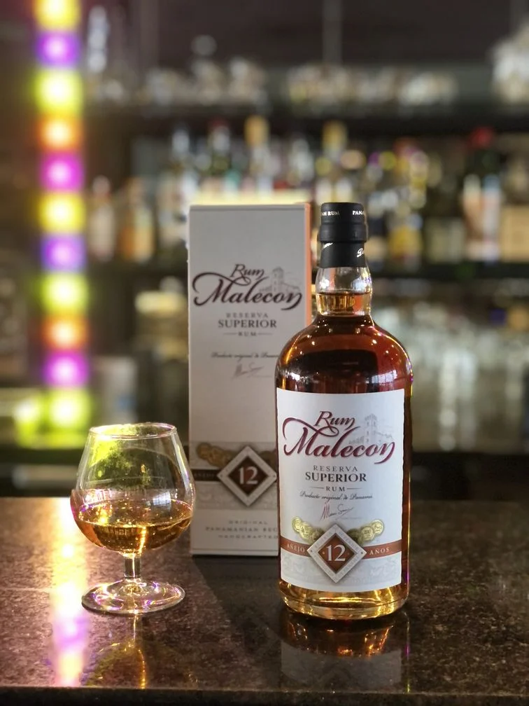 Rhum Malecon 12 ans 40° 70cl - Vins Rouges Harmonieux pour Chaque Occasion - {'count': 1, 'name': 'Chais'}