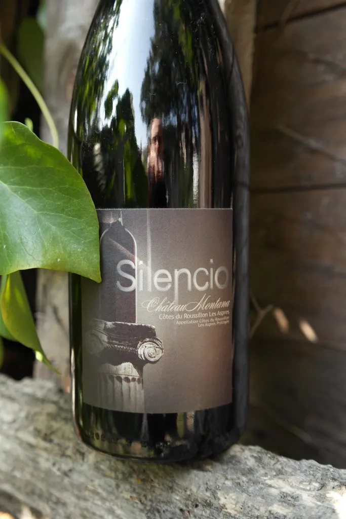 Château Montana | Silencio - Vins Rouges Harmonieux pour Chaque Occasion - Estampe façade
