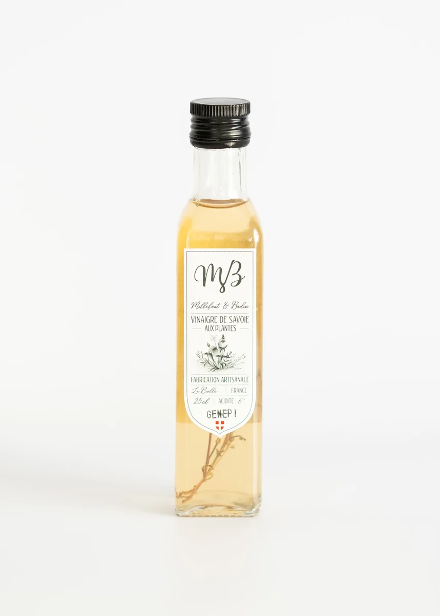 Vinaigre au génépi – 25cl - Vins Rouges Harmonieux pour Chaque Occasion