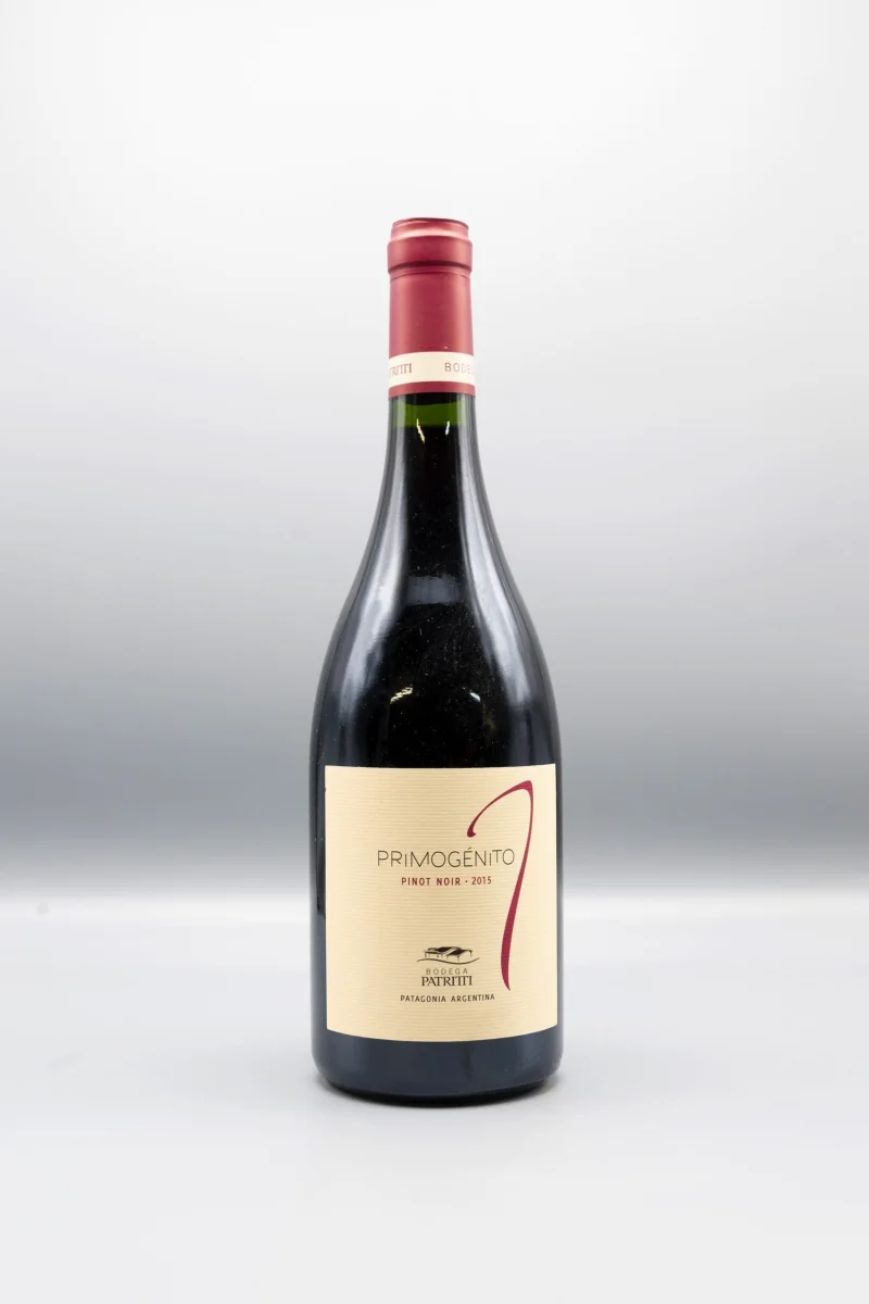 Primogenito Pinot Noir - Vins Rouges Harmonieux pour Chaque Occasion 🍷✨Aujourd'hui, le rouge est à l'honneur ! À l'occasion de la Journée du Vin  Rouge, on célèbre ce joli breuvage qui accompagne si bien les bons repas,  les grandes discussions et les