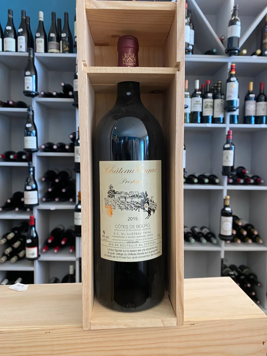 Château Tayac, Cuvée Prestige magnum, 2015 - Vins Rouges Harmonieux pour Chaque Occasion 📢 Ce week-end, le Château Dillon est au ministère de l'Agriculture ! À l' occasion des journées européennes du patrimoine, nous sommes fiers de  participer au marché des produits du terroir organisé par