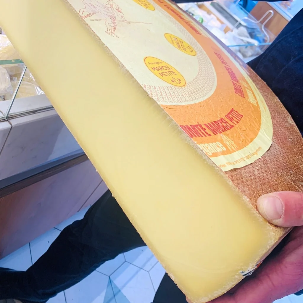 Comté jeune 6-9 mois - Vins Rouges Harmonieux pour Chaque Fruitière Occasion