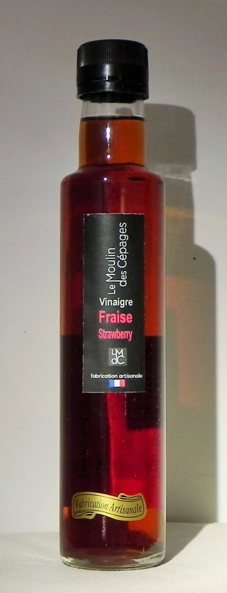 Vinaigre Royaume de vin à la fraise 250ml. - Vins Rouges Harmonieux pour Chaque Occasion