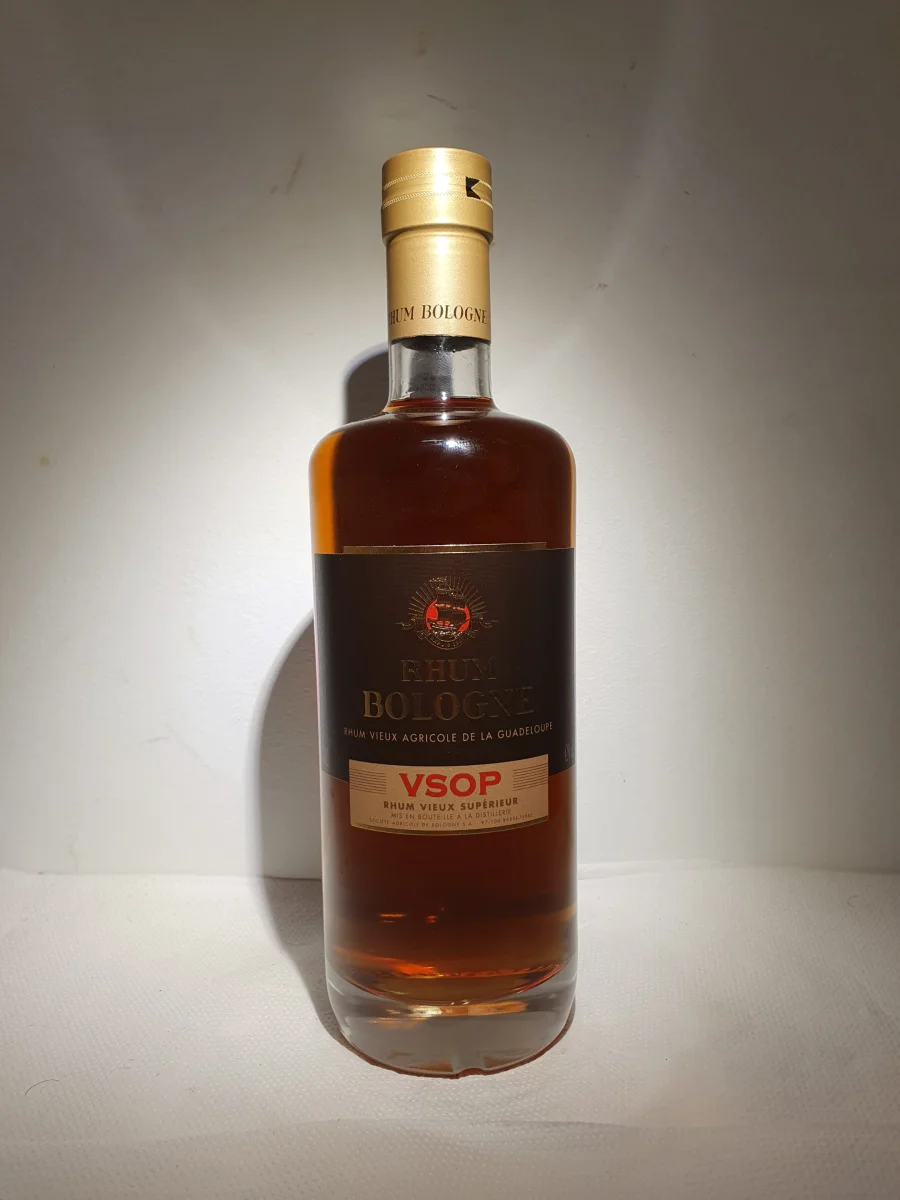 RHUM VIEUX 70 cl 42° VSOP - Vins Rouges Harmonieux pour Chaque Occasion Vaudon VSOP Cognac Fins Bois avec emballage cadeau | 28690